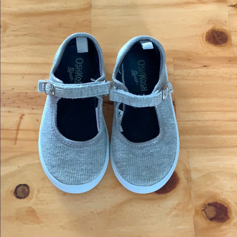 OSHKOSH B'gosh👟